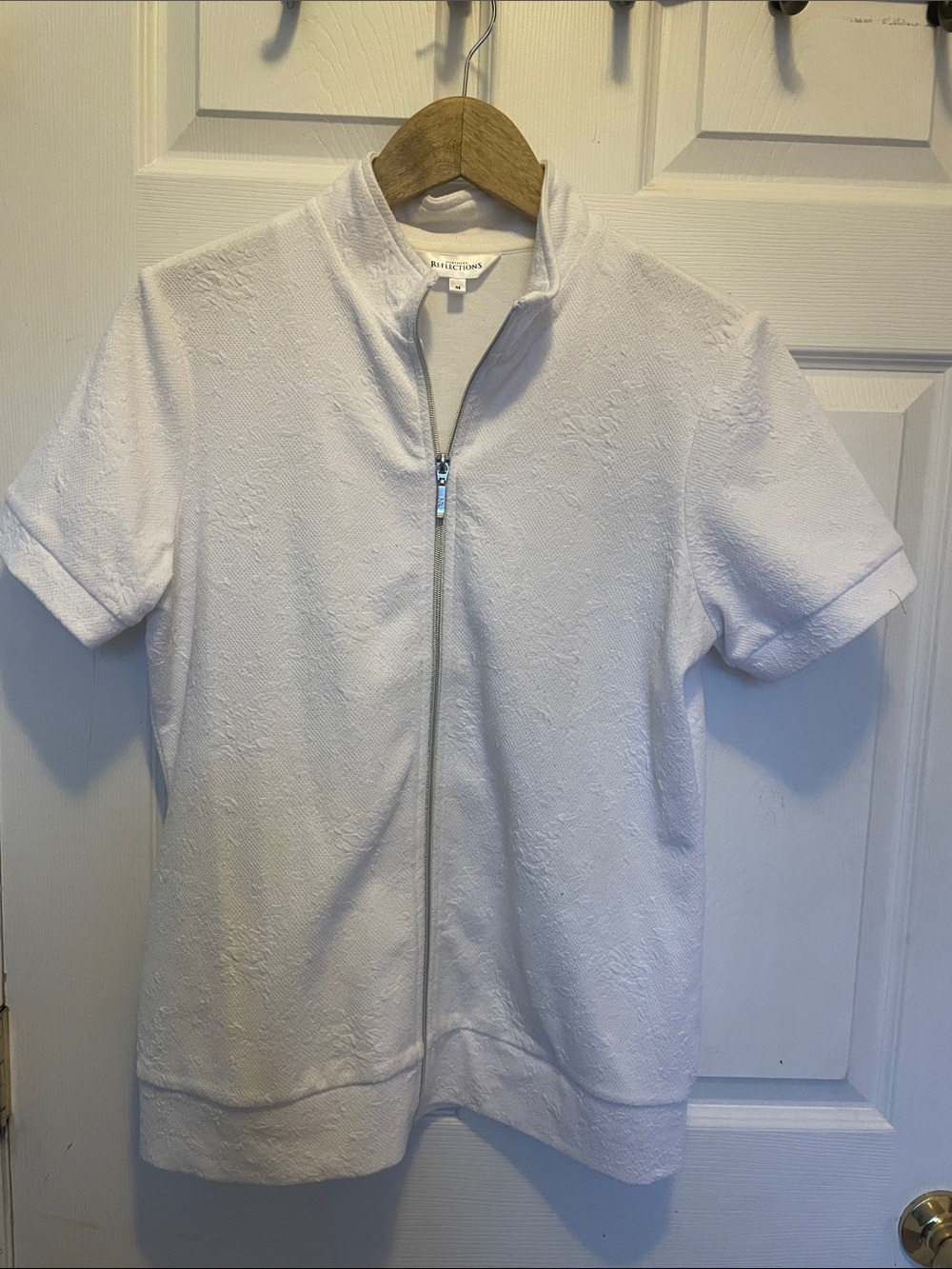 Northern Reflections White Short-Sleeve Zip-Front Sweater